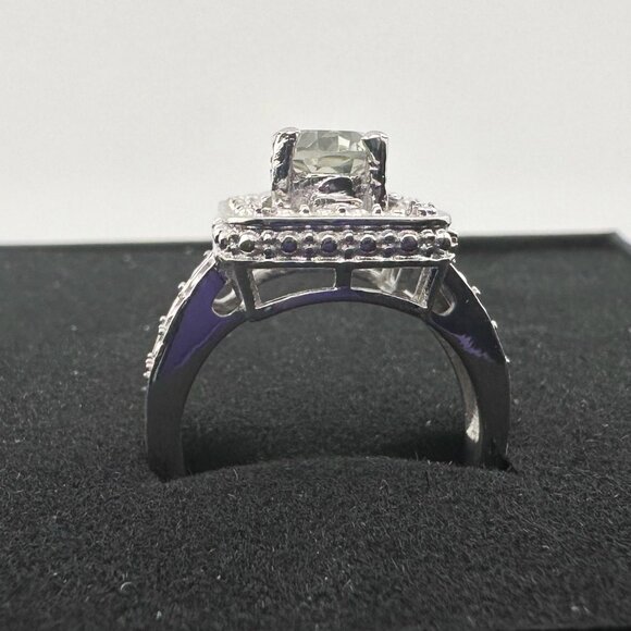 Beautiful Natural Light Green Amethyst Ring with small Diamond - Sterling Silver - Picture 10 of 14